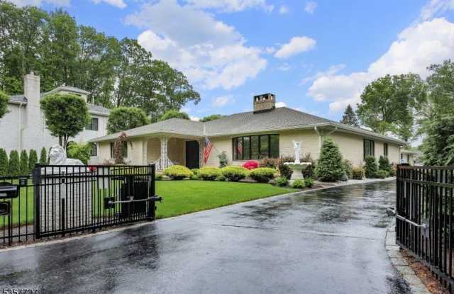 650 Riverside Dr photos photos