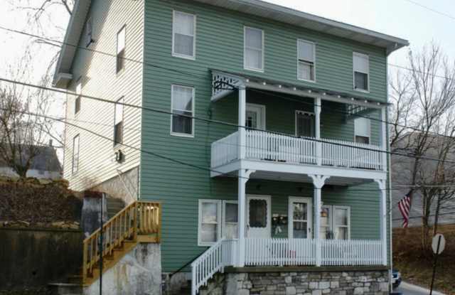300-302 Howard St photos photos