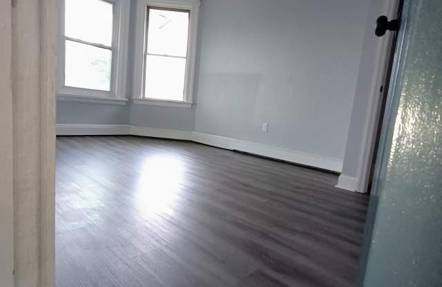 169 Johnson Avenue Gallery 3