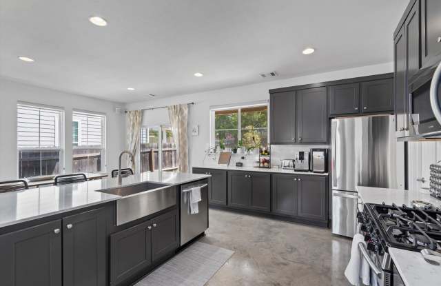 Spacious East Austin Home for Rent photos photos