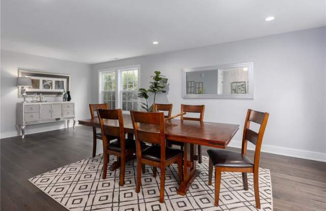 10264 Lothbury Circle Gallery 3