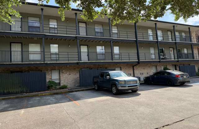 701 S. College photos photos