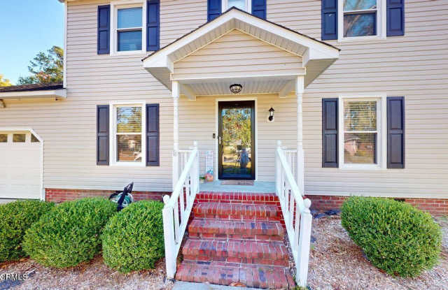 607 Little John Avenue Gallery 3