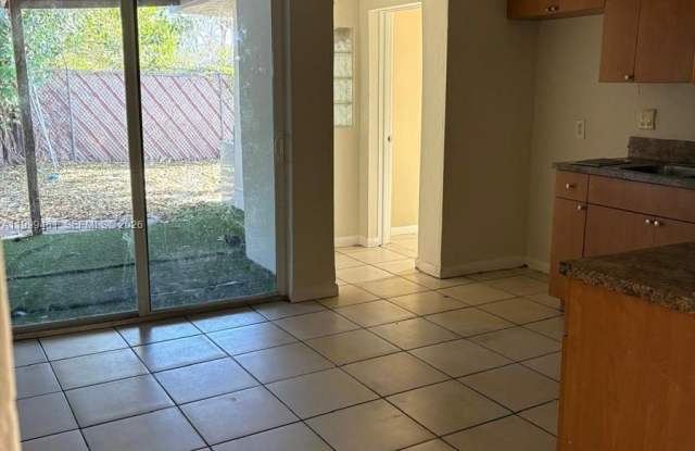1384 NW 27th St photos photos