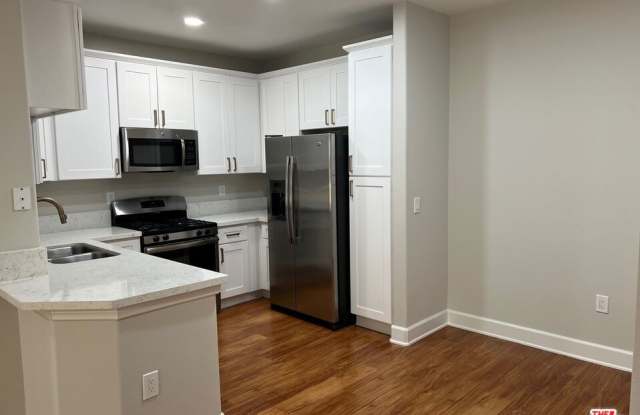 348 S Hauser Boulevard - 348 Hauser Boulevard, Los Angeles, CA 90036
