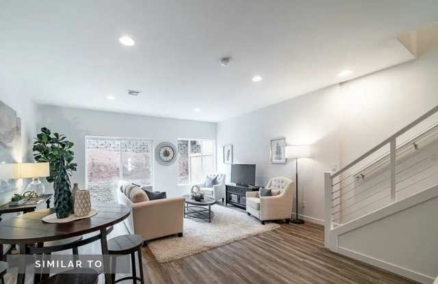 Newer South Salem Townhome - 2 Bedroom Plus Bonus Room photos photos