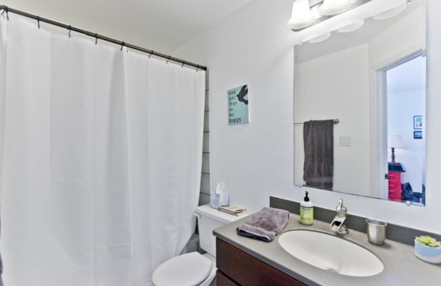 1827 w Oakdale - 1827 West Oakdale Avenue, Chicago, IL 60657
