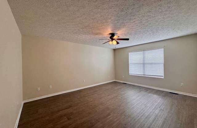 Three Bedroom Home In Waynesville/Freedom School District Gallery 4