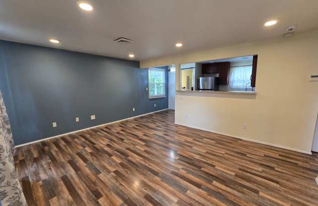 Adorable 2 bedroom Gallery 3