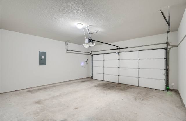 Charming 3/2.5 in Elgin, TX photos photos