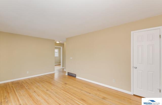 2 bedroom duplex with bonus room Gallery 4