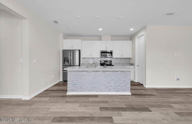 1420 TROPICAL PINE Cove Gallery 3
