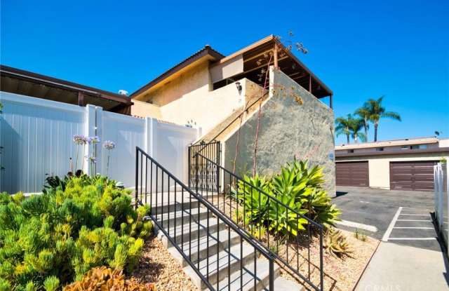 565 W Greenwood Avenue - 565 West Greenwood Avenue, La Habra, CA 90631