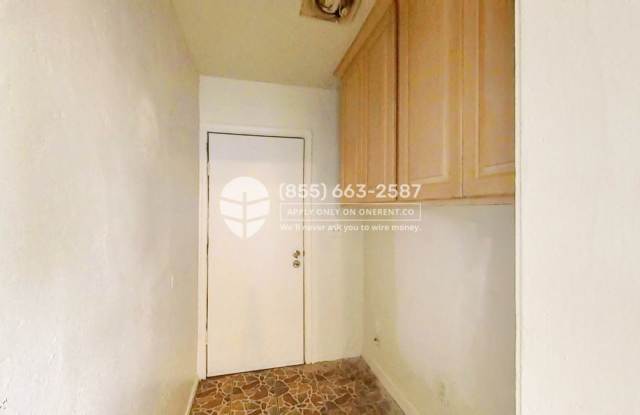 1406 West 76th Street Gallery 2