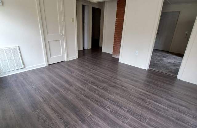 387 385 Carver circle photos photos