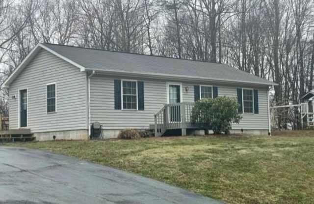 New Listing! photos photos
