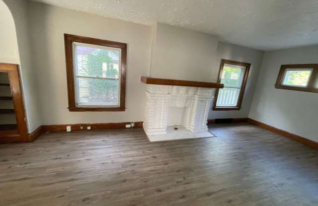 SECTION 8 and EDEN ACCEPTED!! Newly Renovated 4BR Home with Tons of Space! Gallery 4