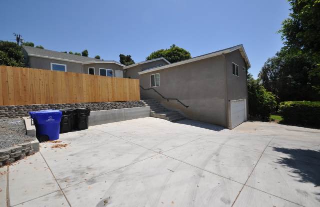 6BD/3BA on College Ave! Gallery 4