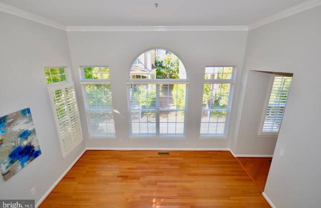 4908 JOHN TICER DRIVE Gallery 2