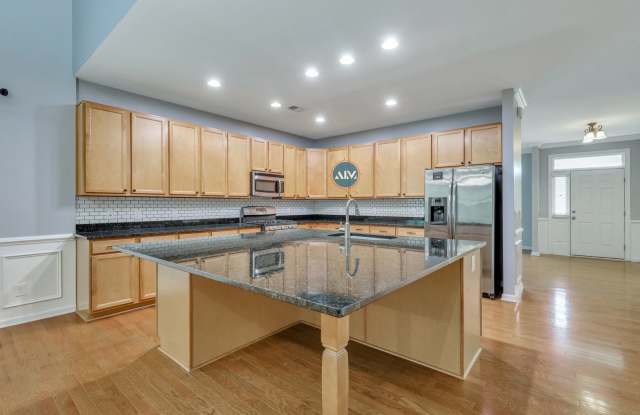 Beautiful Home In The Heart of Bluffton - Pets Are Allowed - Available August 1! photos photos