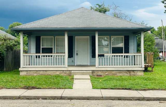 3 Bedroom Rambler Near NW Riverside! photos photos