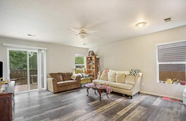 344 Plowman Court Gallery 4