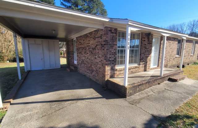 3br Ranch home on large lot Gallery 3