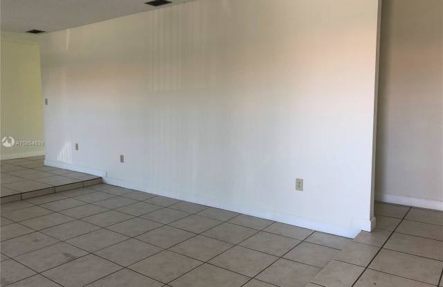 9731 SW 4th St Gallery 2