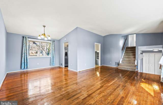 6201 LONE OAK Drive Gallery 4