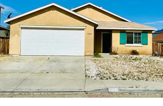 Charming Single-Story Home in Snowline School District photos photos