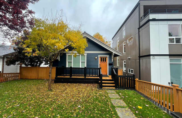 Alaska Junction - 3 bedroom and 2 1/2 bathroom - 5105 46th Avenue Southwest, Seattle, WA 98136 Alaska Junction - 3 bedroom and 2 1/2 bathroom - 5105 46th Avenue Southwest, Seattle, WA 98136