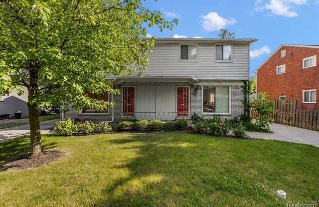 1722 HAYNES Street - 1722 Haynes Street, Birmingham, MI 48009