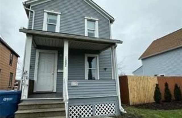 1682 E 33rd Street photos photos