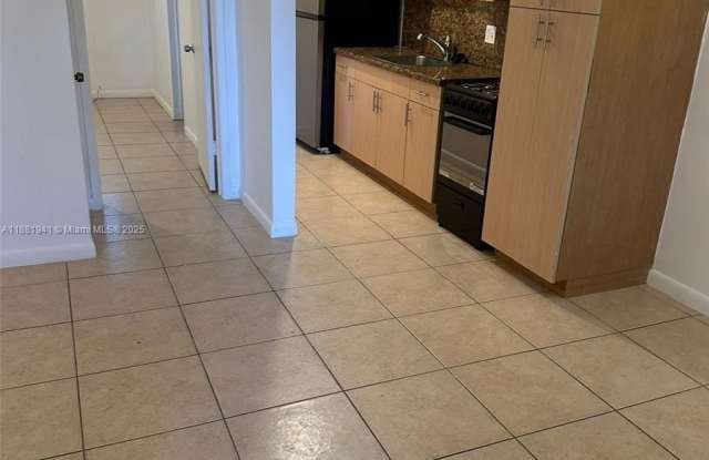 12605 NE 13th Ave photos photos