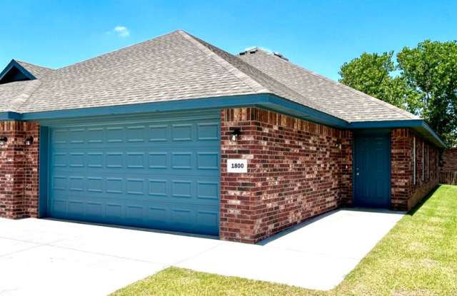 142.1 - 1800 W. 23rd - Teal Ridge Gallery 1