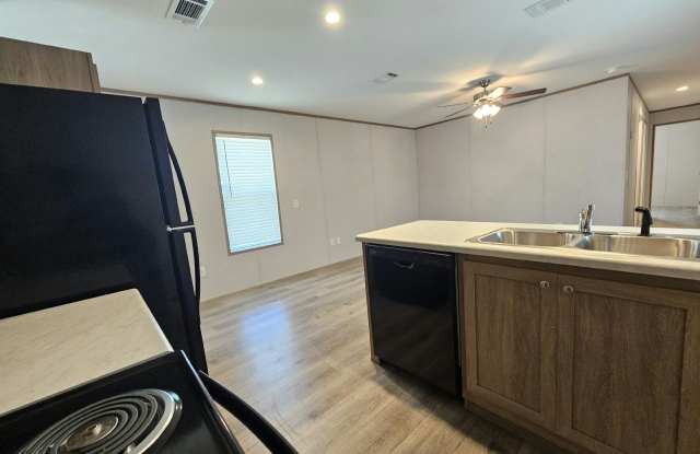 601 Suwanee Drive Gallery 4