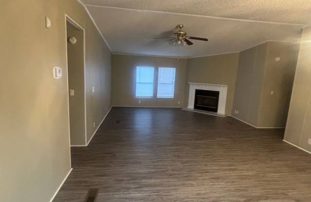 Charming 3 Bedroom home Gallery 3