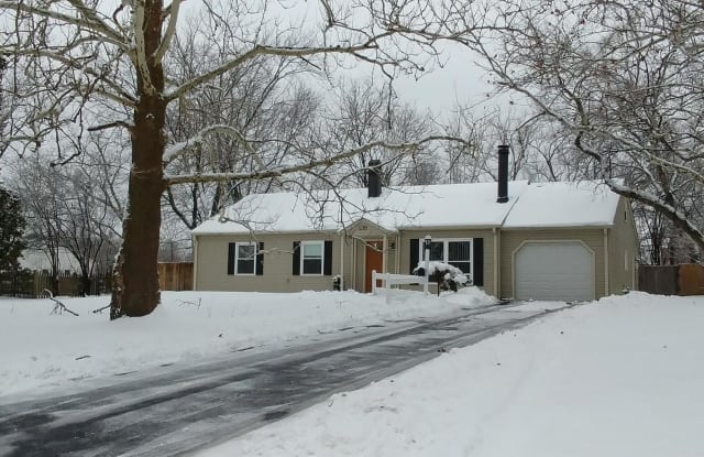 535 Hazelwood Lane - 535 Hazelwood Ln, Cook County, IL 60025