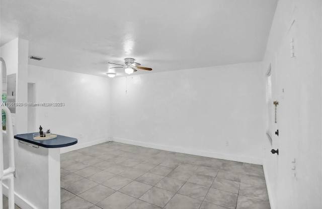 1860 Venice Park Dr photos photos