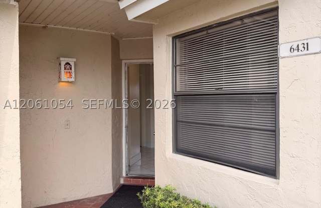 6431 NW 171st St photos photos