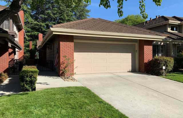 Immaculate 3 Bedroom 2 Bath Single Level Saratoga Townhome! - 12642 Biarritz Lane, Saratoga, CA 95070