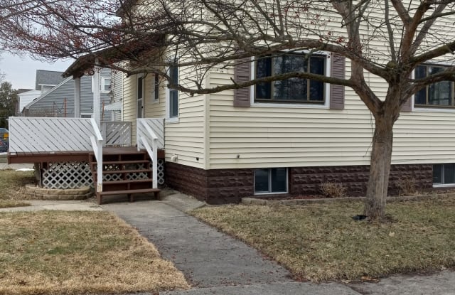 1401 Pine Ave NW - 1401 Pine Avenue Northwest, Grand Rapids, MI 49504
