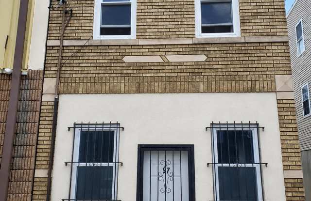 57 East Runyon Street Gallery 2