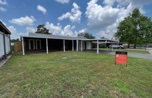 3 Bedroom/2 Bathroom Home with Covered Patio  350 SF Shed! *Backs to Green Space* photos photos