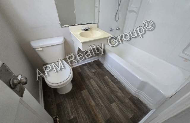 Cute 2 Bedroom 1 Bath Gallery 3