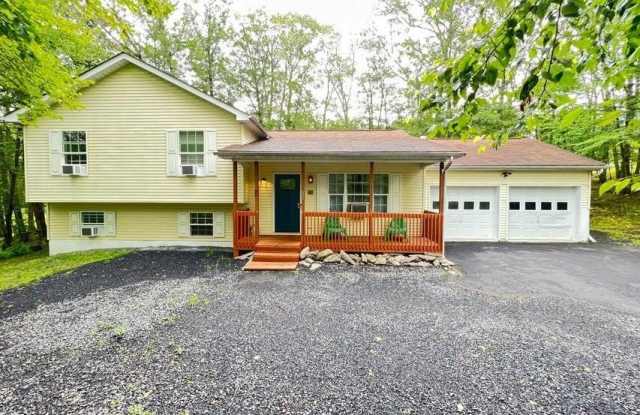 108 Dorchester Drive - 108 Dorchester Drive, Saw Creek, PA 18324