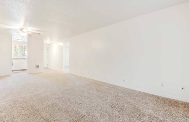 Colonial Villa Apartments Gallery 3
