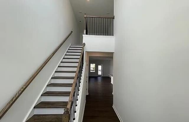 214 N Finley Landing Parkway Gallery 4