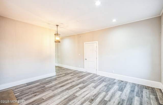 160 Chelsea Avenue Gallery 4