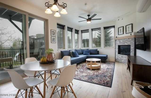 6677 N 2200 photos photos